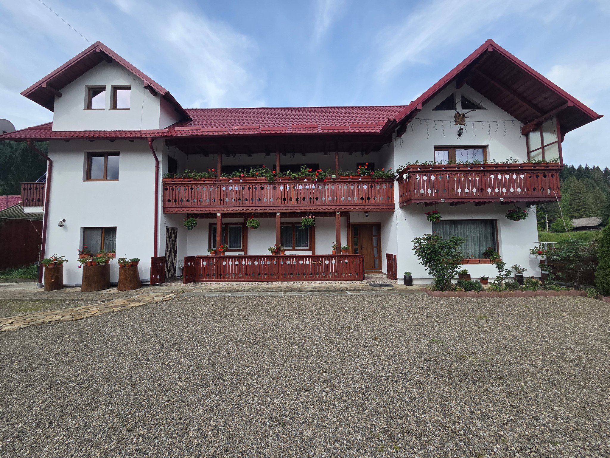 Casa Flori de Voroneț - vară